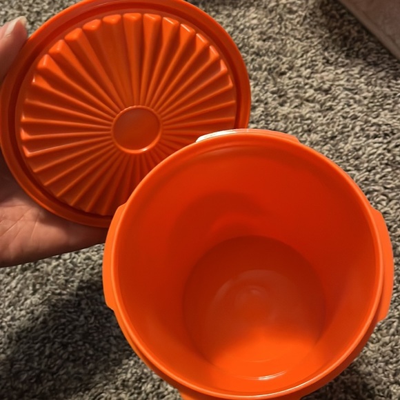 Vintage Set of 5 Plastic Tupperware Canisters with Lids - Picture 3 of 6